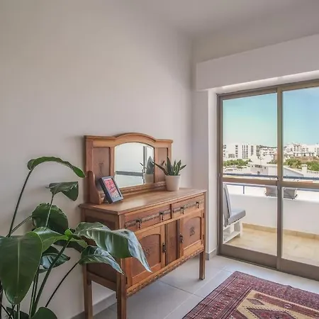 Location, Space, Peaceful & Stylish! *