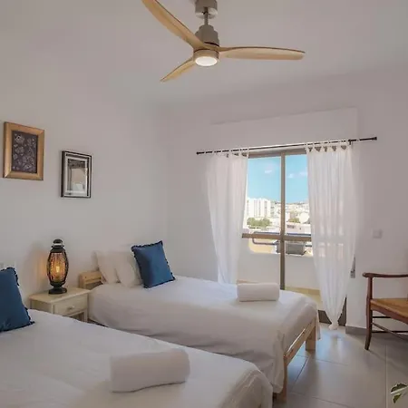 Location, Space, Peaceful & Stylish! Апартаменты Лагуш